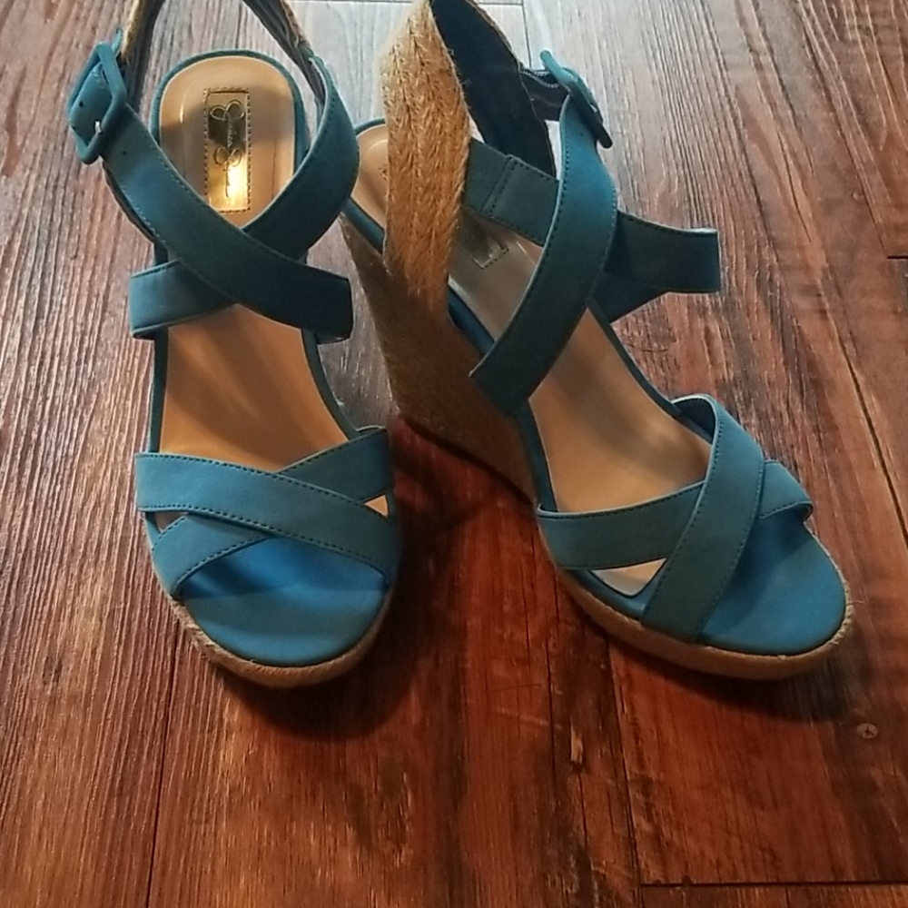 Summer wedges